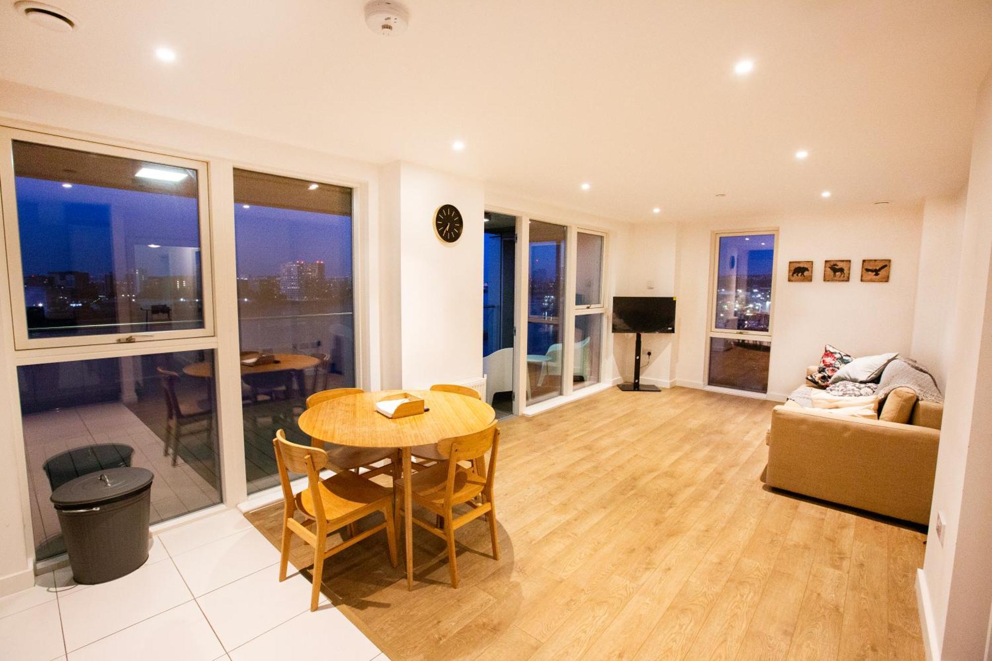 Waterfront- London Greenwich O2 Arena 2 Bed Flat מראה חיצוני תמונה