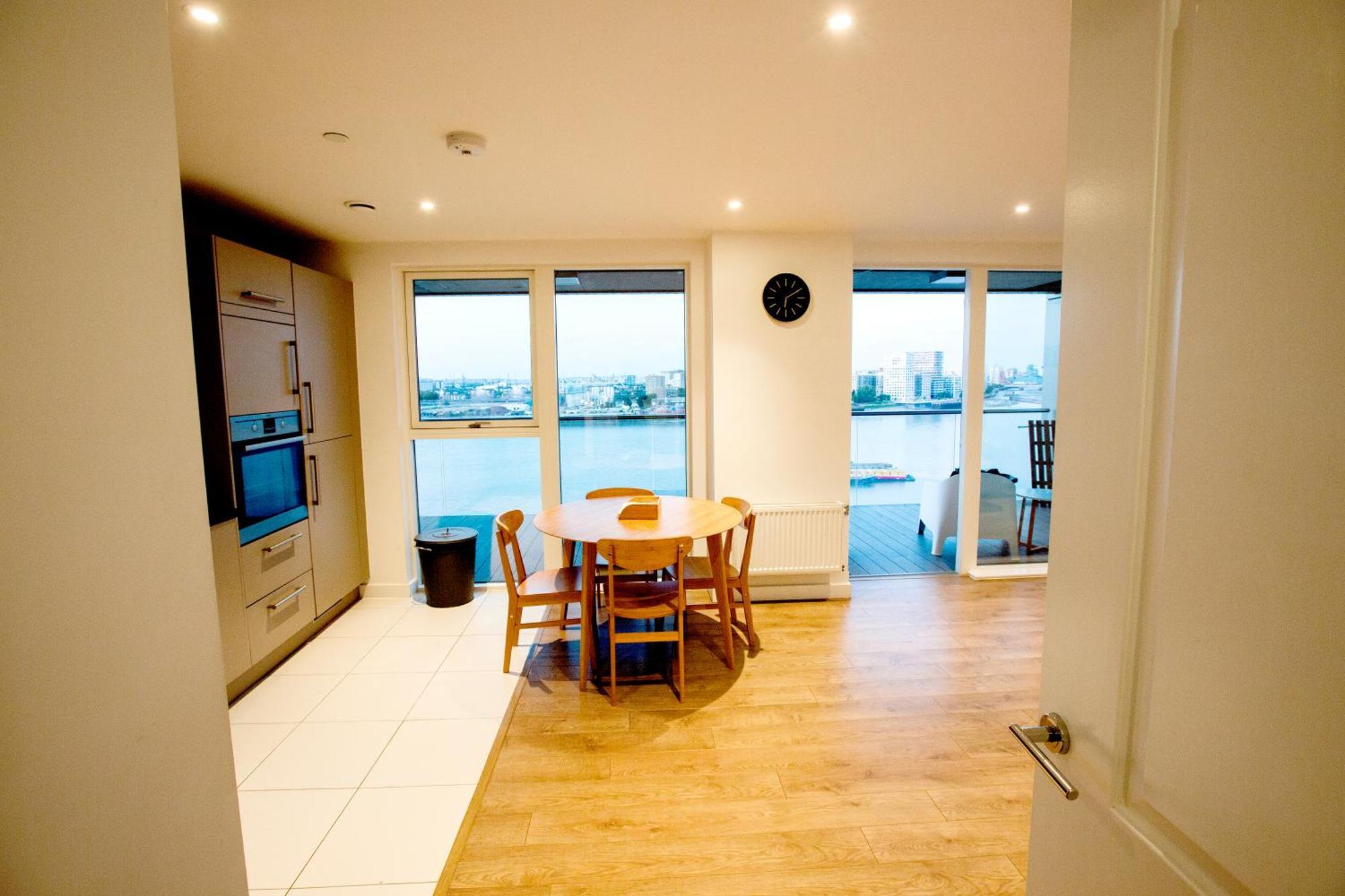 Waterfront- London Greenwich O2 Arena 2 Bed Flat מראה חיצוני תמונה