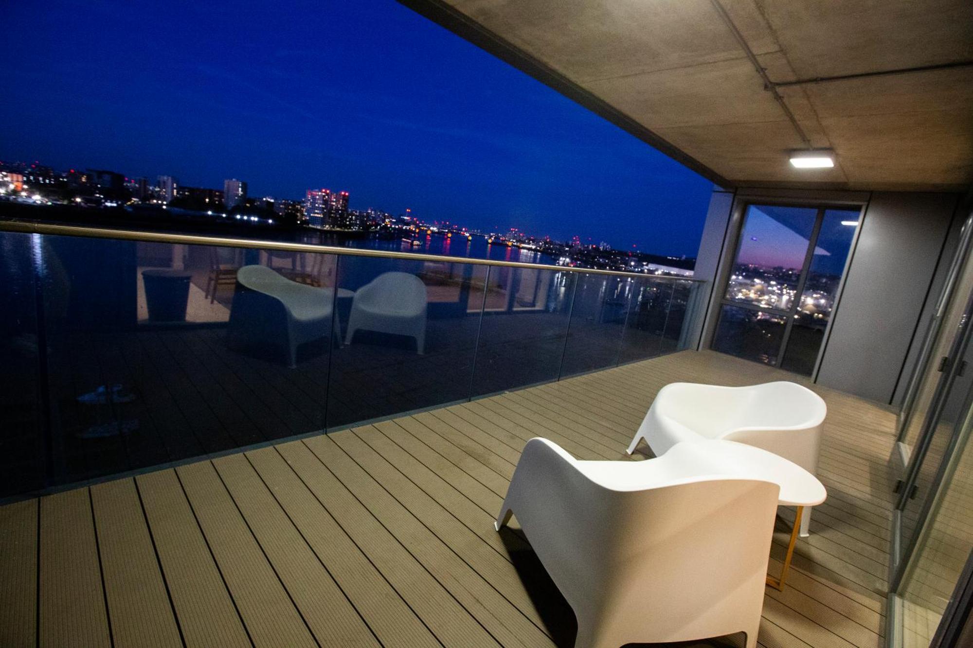 Waterfront- London Greenwich O2 Arena 2 Bed Flat מראה חיצוני תמונה