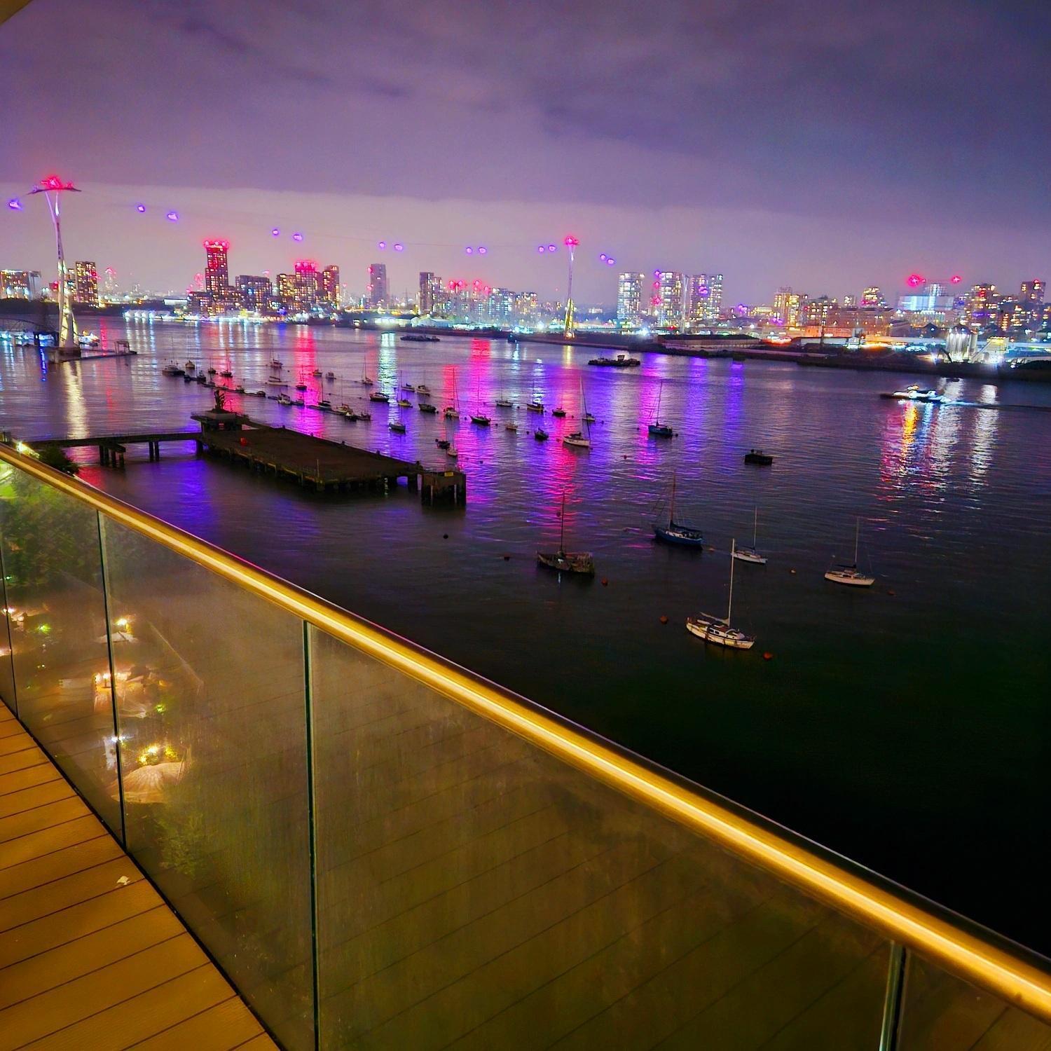 Waterfront- London Greenwich O2 Arena 2 Bed Flat מראה חיצוני תמונה
